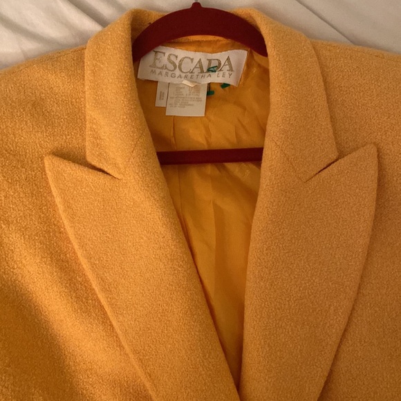 Escada New Virgin Wool Angora Wool Logo Lining Jacket Has a Matching Skirt - Picture 15 of 16